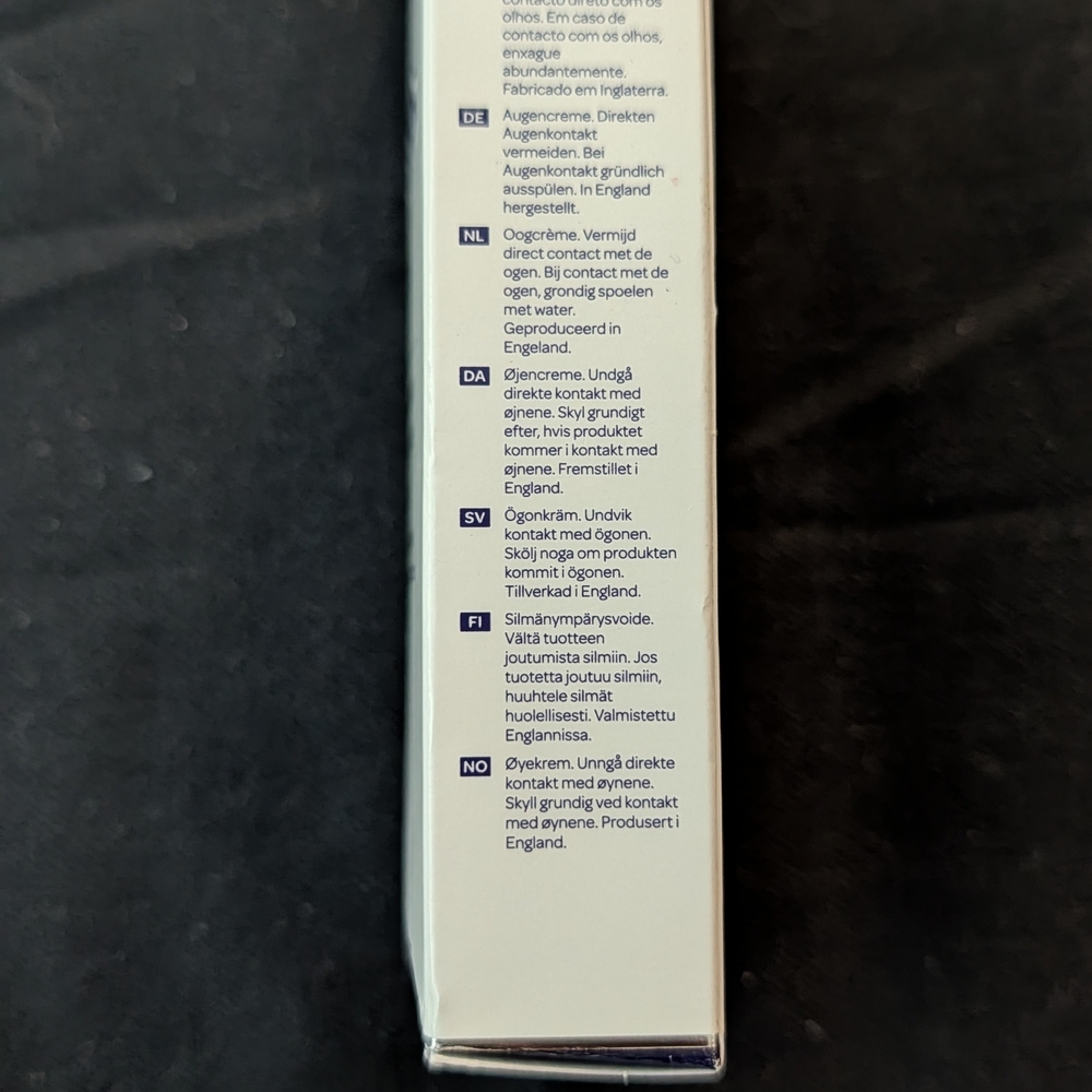 ELEMIS Peptide⁴ Eye Recovery Cream - White and Blue - Picture 2 of 8